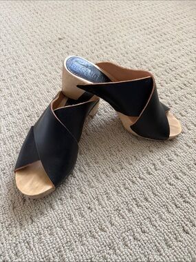 Black Crossover Leather Mule with Natural Wood-Tone Heel